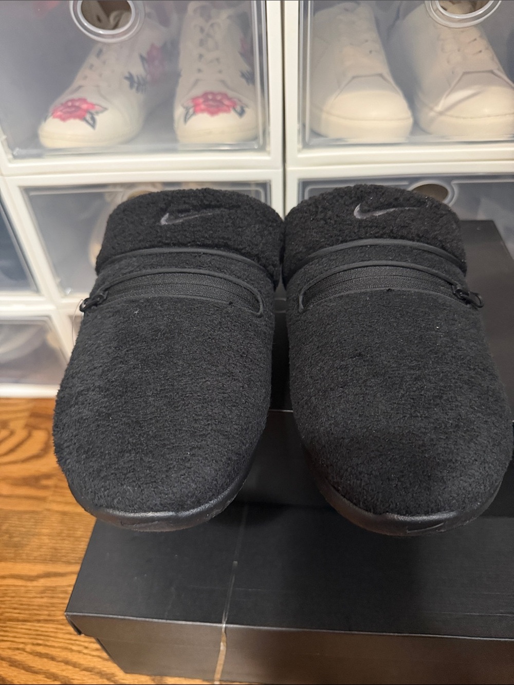 NWT Nike Black Fleece Slip-On Clogs with Embroidered Swoosh size 9 🖤
